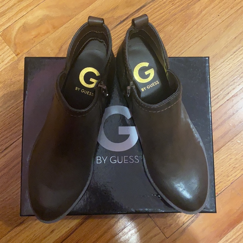 GUESS Booties - Picture 4 of 5